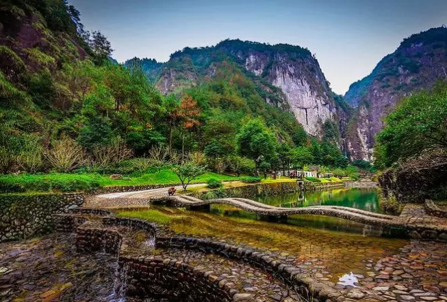 地址:溫州市永嘉縣沙頭鎮珠岸村永嘉書院
